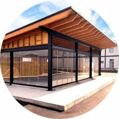 Restaurants & Hotels